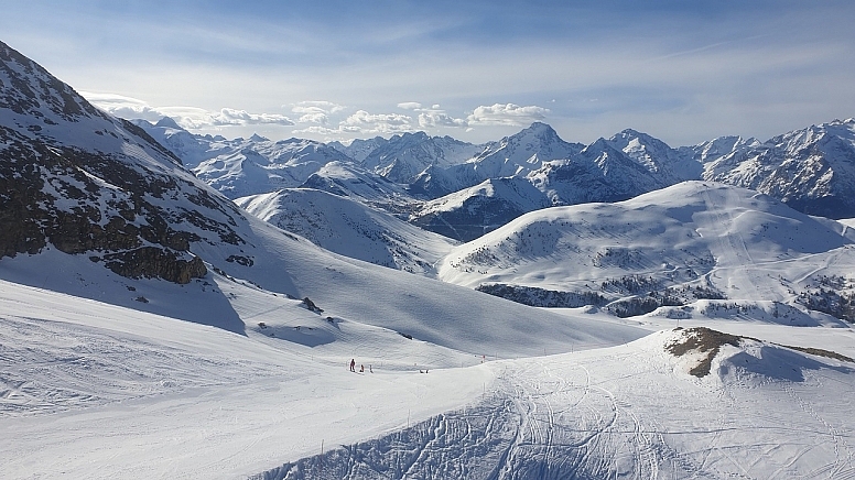 The 4 Top Reasons for Visiting Alpe-d'Huez This Winter