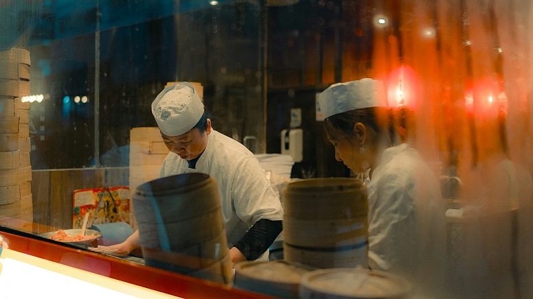 chinatown restaurant window