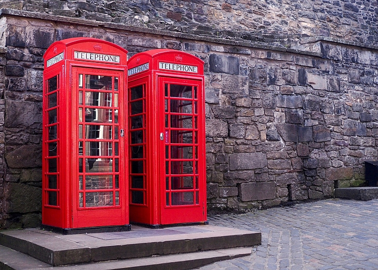 instagram red telephone box